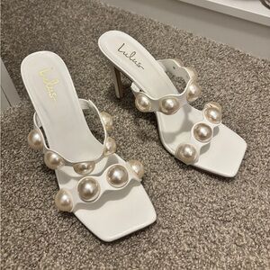 White faux pearl heel
